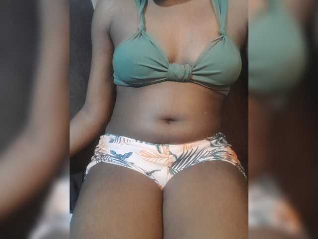 Amielina26-1 live cam on BongaCams