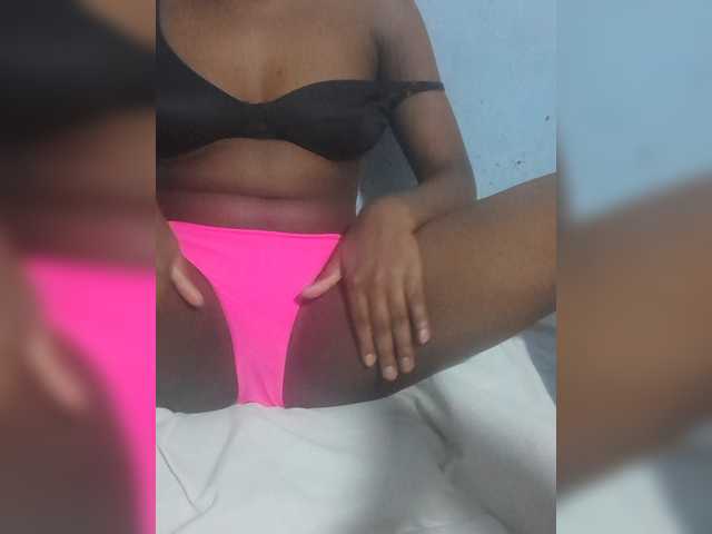 Amielina26-1 live cam on BongaCams