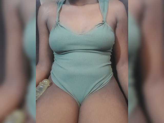 Amielina26-1 live cam on BongaCams