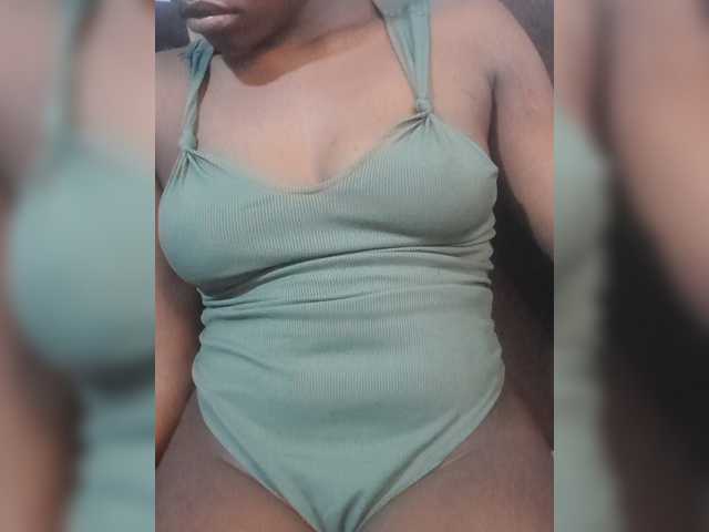 Amielina26-1 live cam on BongaCams