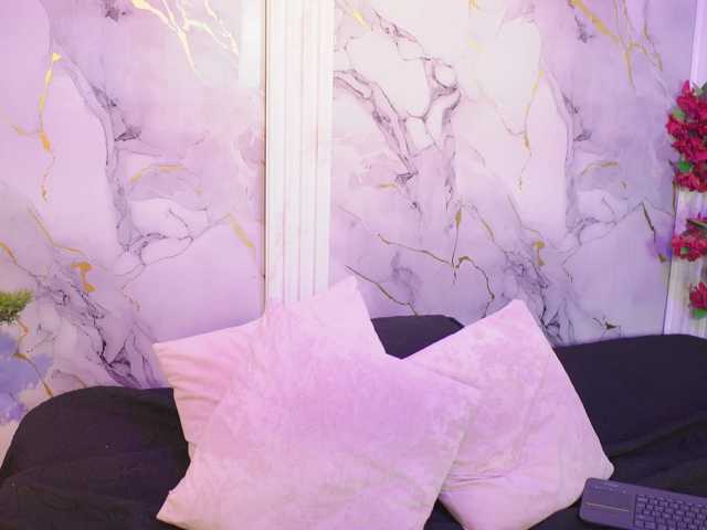yourwetdreamgirl live cam on BongaCams