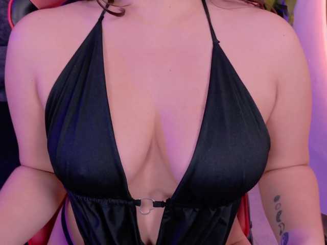 yourwetdreamgirl live cam on BongaCams