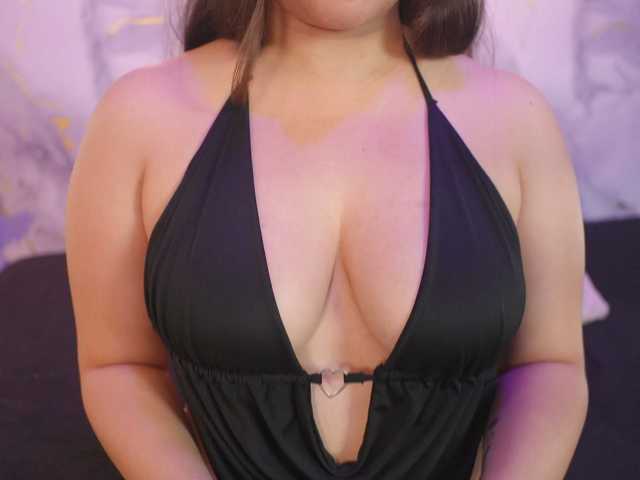 yourwetdreamgirl live cam on BongaCams