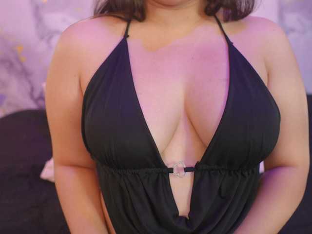 yourwetdreamgirl live cam on BongaCams
