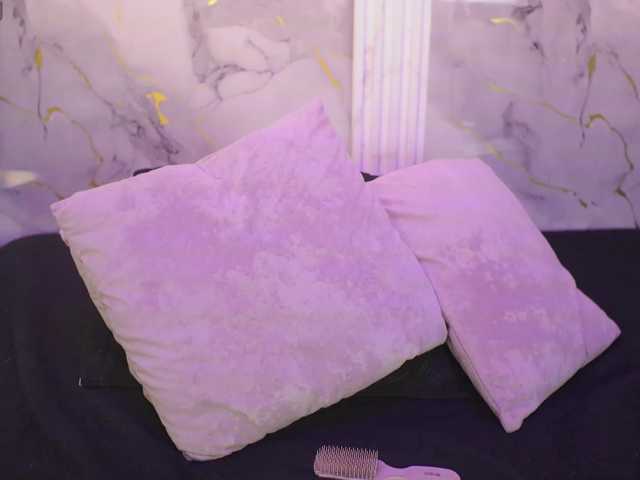 yourwetdreamgirl live cam on BongaCams