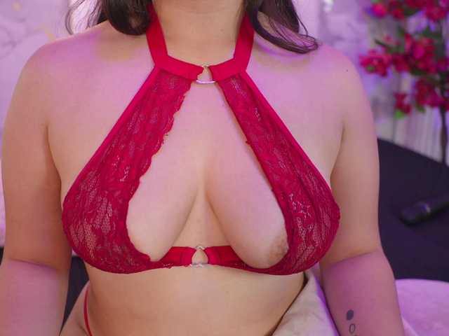yourwetdreamgirl live cam on BongaCams