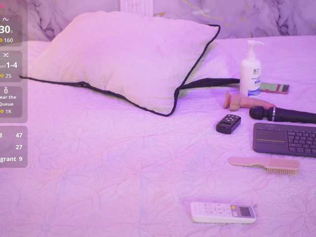 yourwetdreamgirl live cam on BongaCams