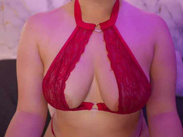 yourwetdreamgirl live cam on BongaCams