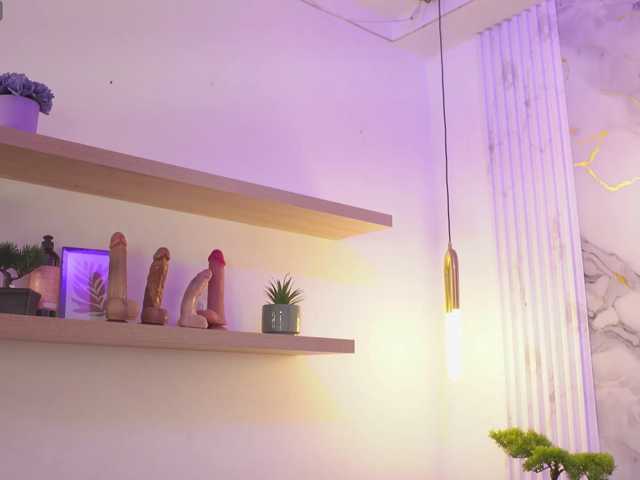 yourwetdreamgirl live cam on BongaCams