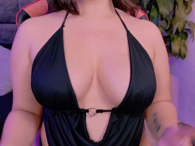 yourwetdreamgirl live cam on BongaCams