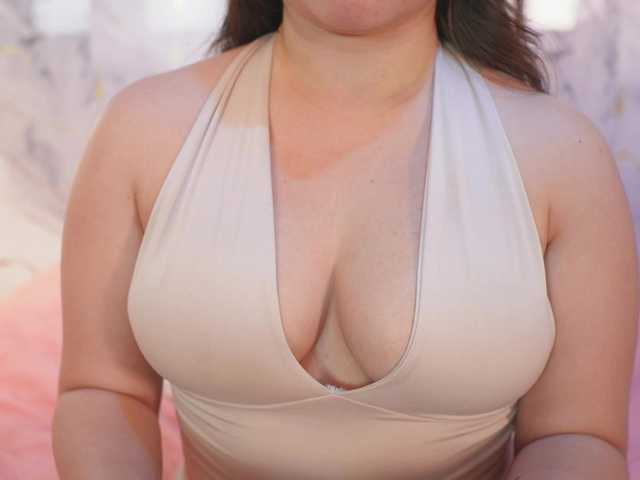 yourwetdreamgirl live cam on BongaCams