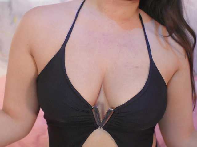 yourwetdreamgirl live cam on BongaCams