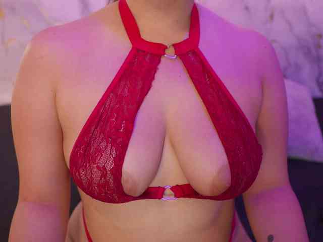 yourwetdreamgirl webcam