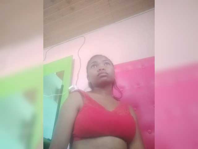 Nathykis live cam preview