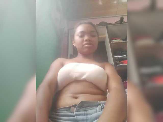 Nathykis live cam preview