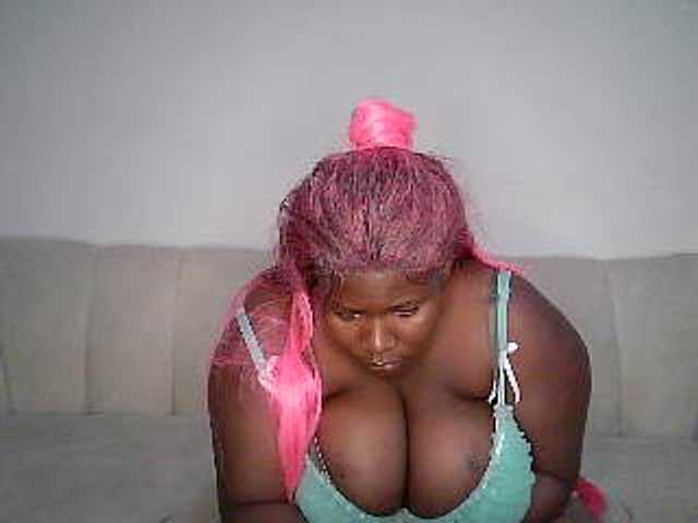 Candyboob live cam on BongaCams