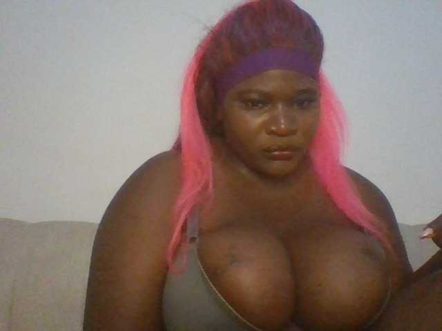 Candyboob, en vivo ahora en BongaCams