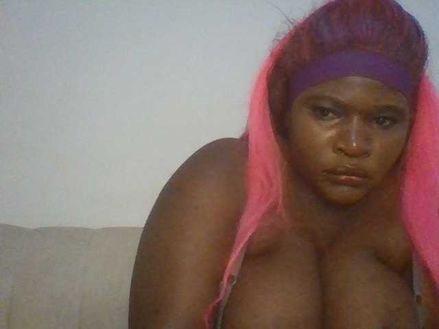 Candyboob, en vivo ahora en BongaCams