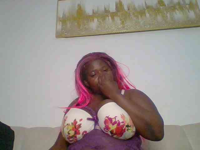 Candyboob webcam