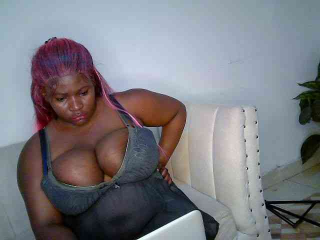 Candyboob webcam
