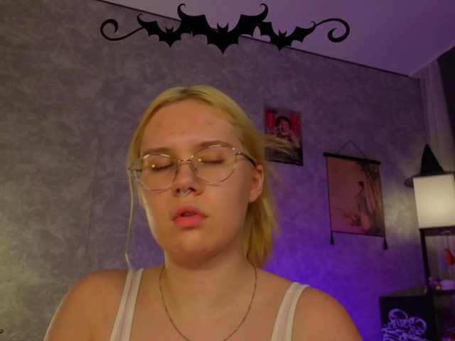 Female-Jesus live cam on BongaCams