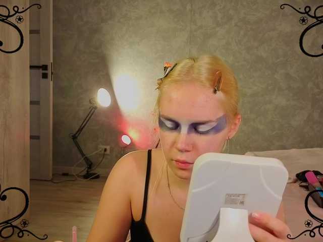 Female-Jesus live cam preview