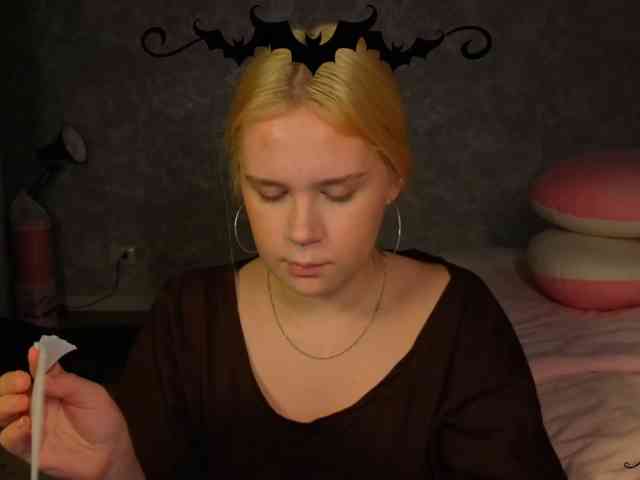 Female-Jesus webcam