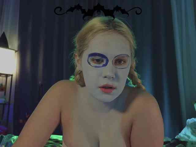 Female-Jesus webcam