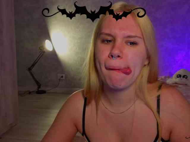 Female-Jesus webcam