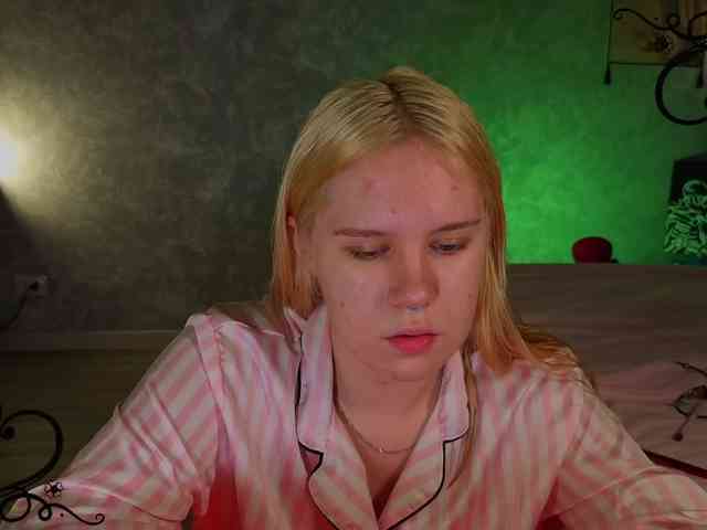 Female-Jesus webcam