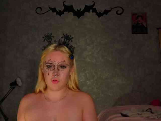 Female-Jesus webcam