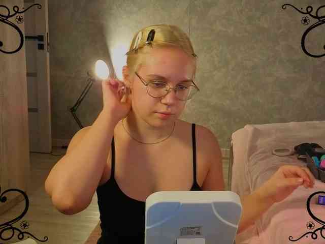 Female-Jesus webcam