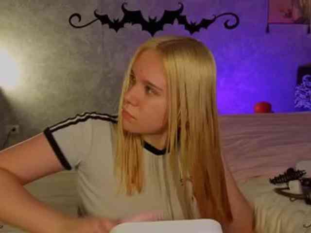 Female-Jesus webcam