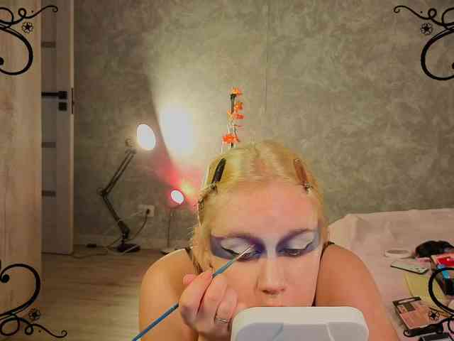 Female-Jesus webcam