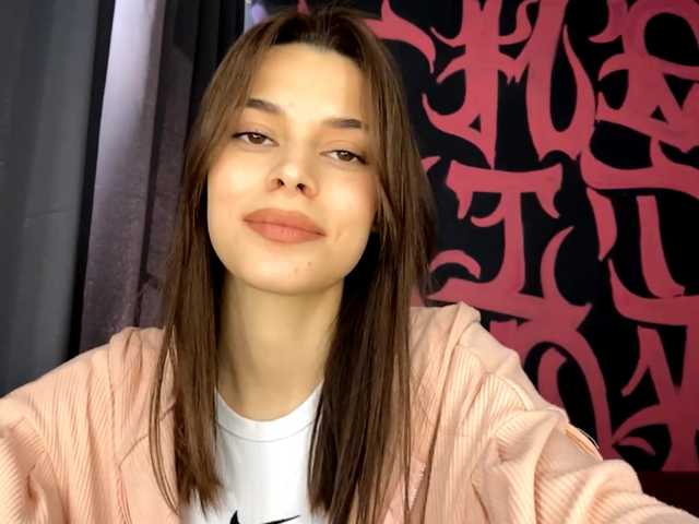 MaeNolder live cam on BongaCams