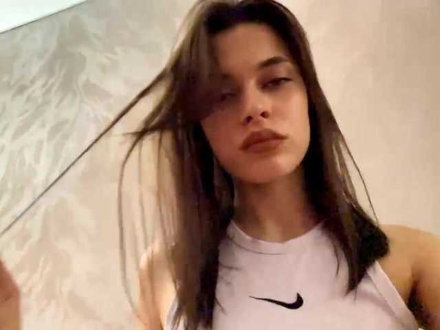 MaeNolder live cam on BongaCams