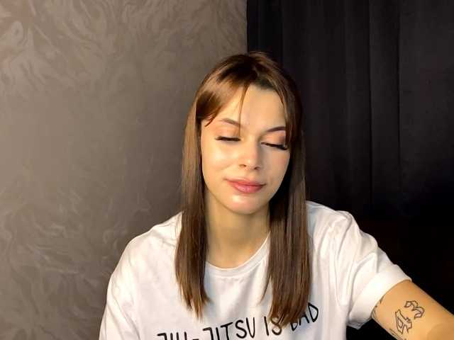 MaeNolder live cam on BongaCams