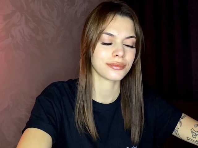 MaeNolder live cam on BongaCams