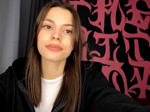 MaeNolder live cam on BongaCams