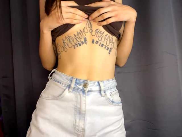 MaeNolder live cam on BongaCams