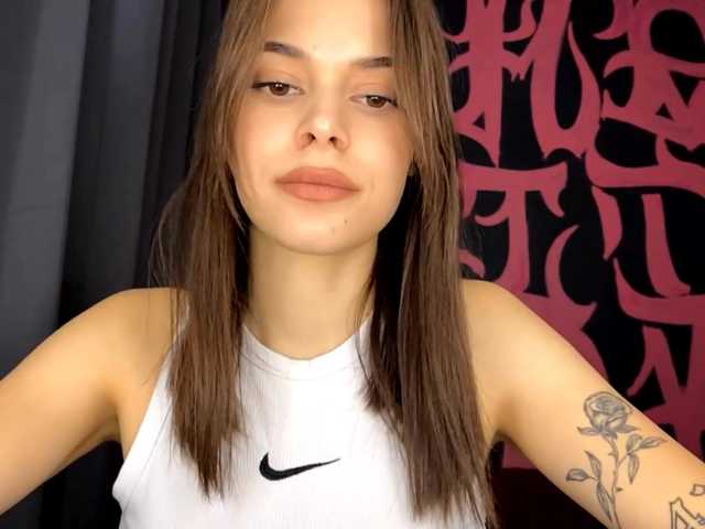MaeNolder live cam on BongaCams