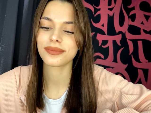 MaeNolder live cam on BongaCams