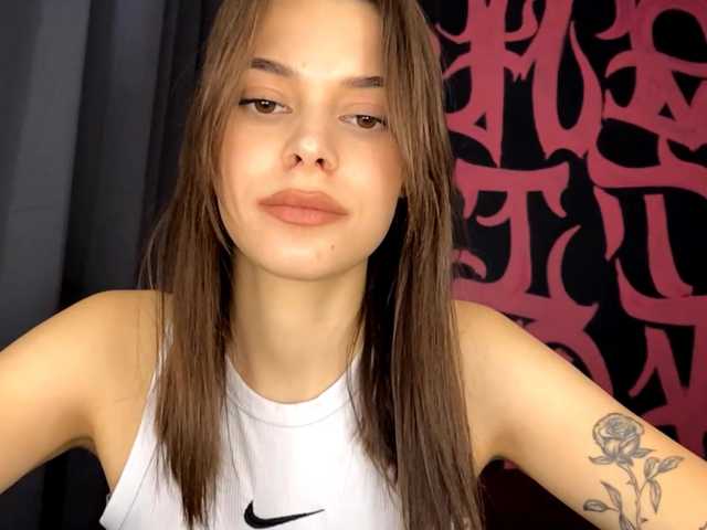 MaeNolder live cam on BongaCams