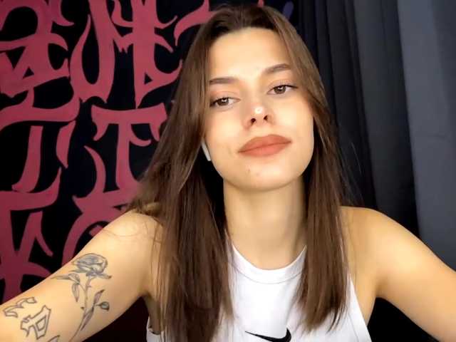 MaeNolder live cam on BongaCams