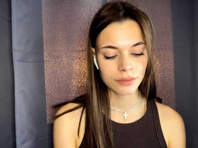 MaeNolder live cam on BongaCams