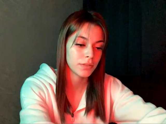 MaeNolder live cam preview