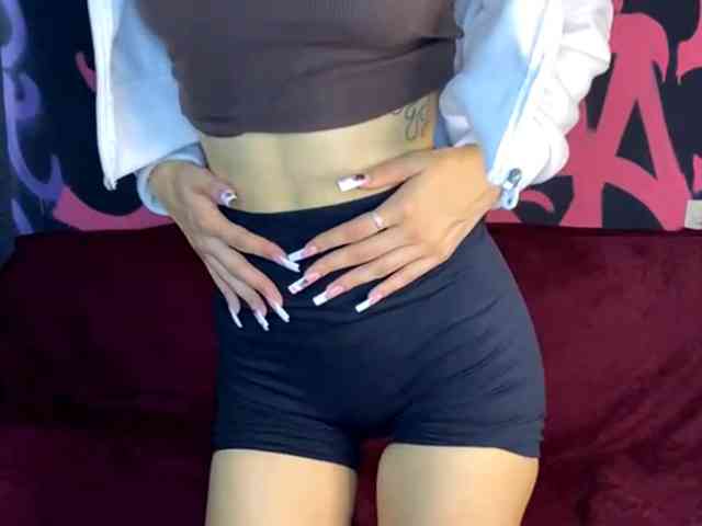 MaeNolder webcam
