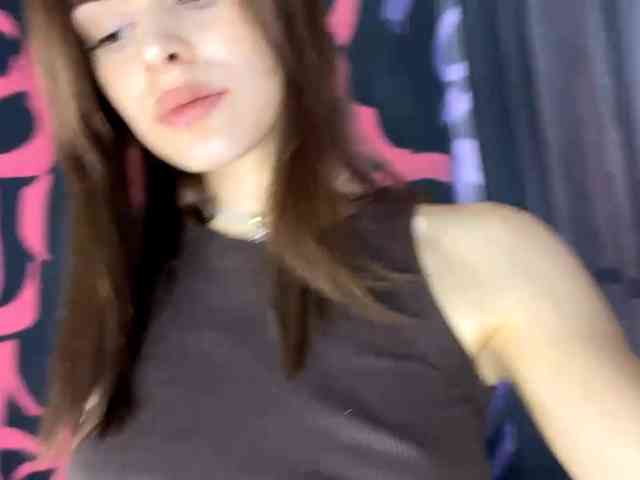MaeNolder webcam