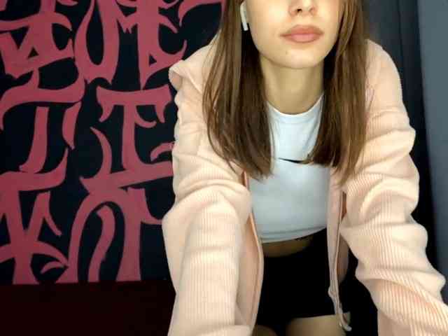 MaeNolder webcam