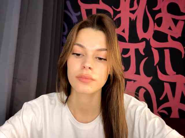 MaeNolder webcam